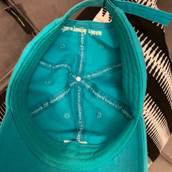 vineyard vines hat - Picture 3 of 3